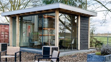 Tuinkamer met glazen schuifwanden